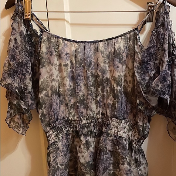 Multi color off the shoulder - Picture 2 of 2